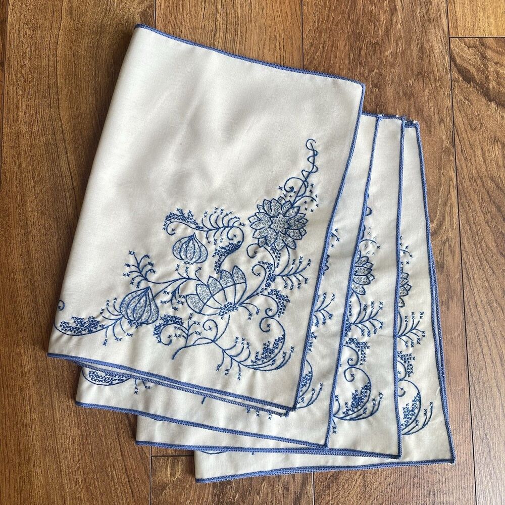 Vintage Placemats Paragon Blue Onion Pattern Handmade Set of 4 Blue White